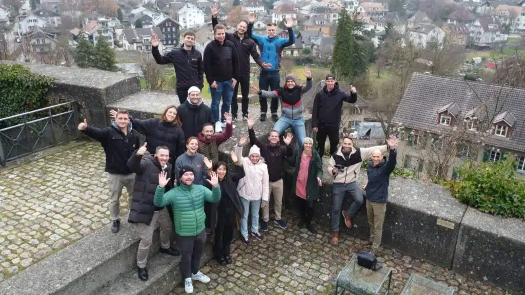 Solarify-Team 2025 Gruppenfoto von den Mitarbeitenden von Solarify bei einem Team-Anlass in Burgdorf